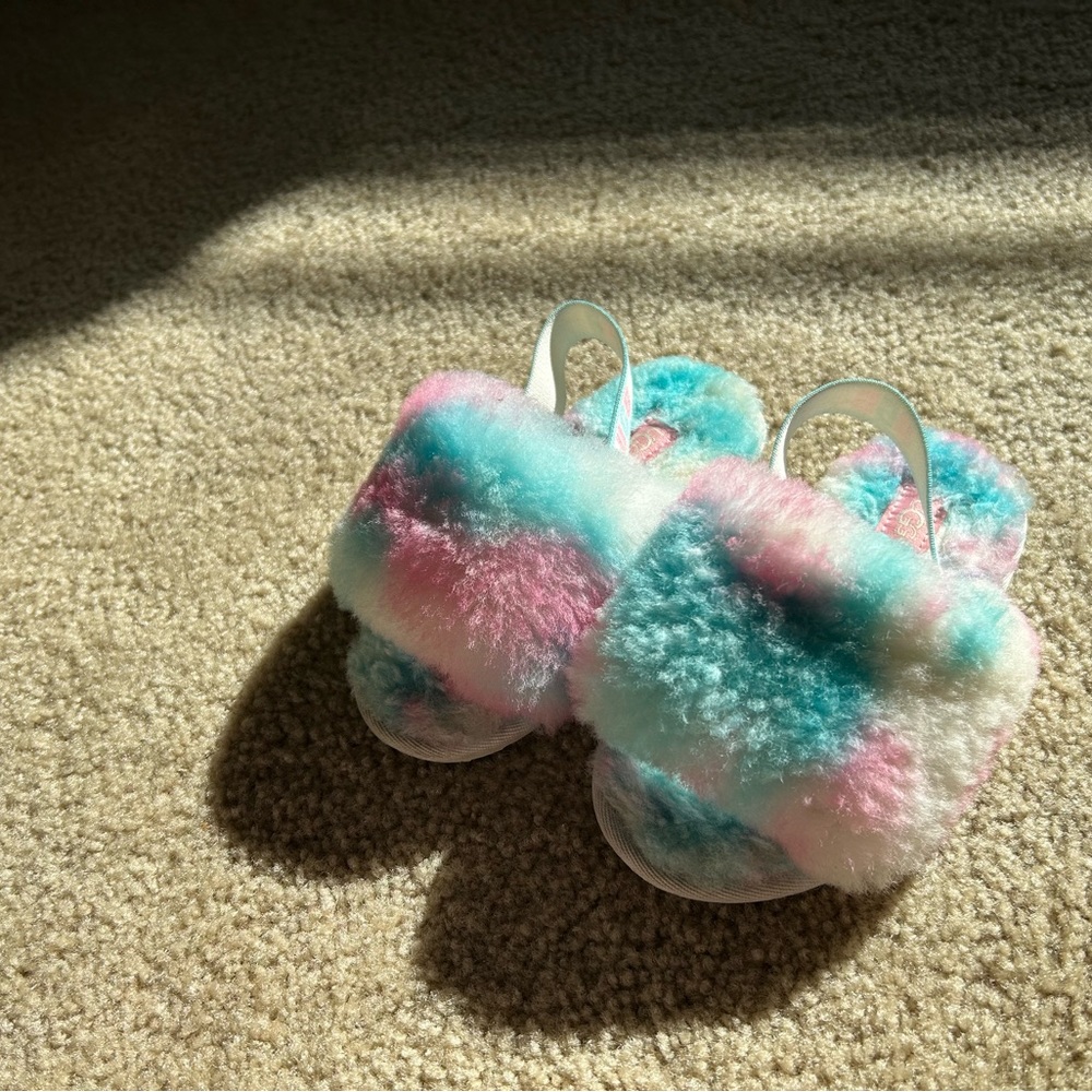 UGG